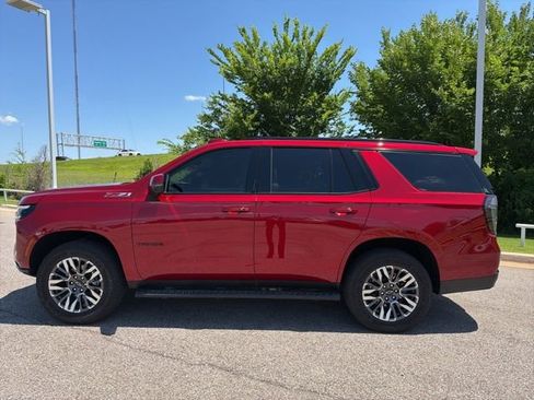 Used 2025 Chevrolet Tahoe Z71 w/ Comfort Package AWD/4WD image 2