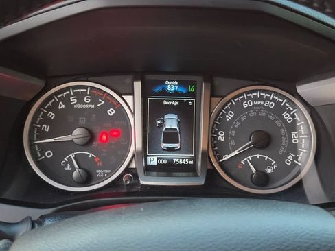 Used 2022 Toyota Tacoma SR5 RWD image 17