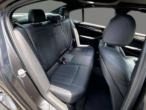 Used 2021 BMW 530i RWD image 27