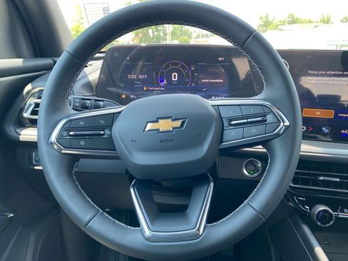 New 2025 Chevrolet Traverse LT w/ Driver Confidence Package image 11