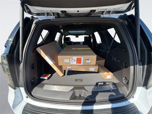 New 2026 Chevrolet Tahoe Premier image 12
