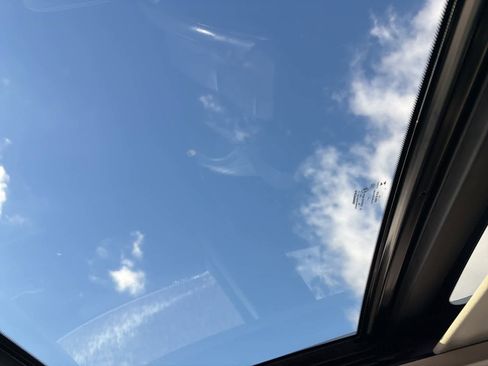 Used 2017 Jeep Cherokee Limited image 20