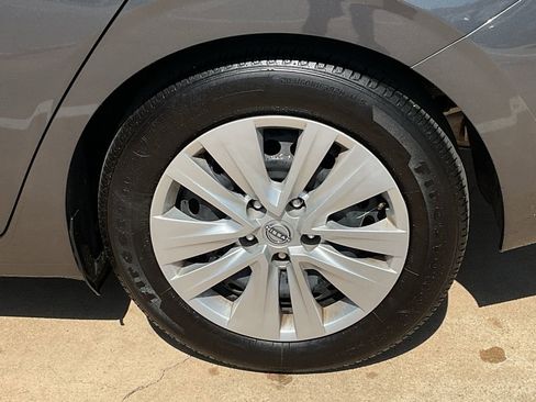 Used 2025 Nissan Sentra S image 8