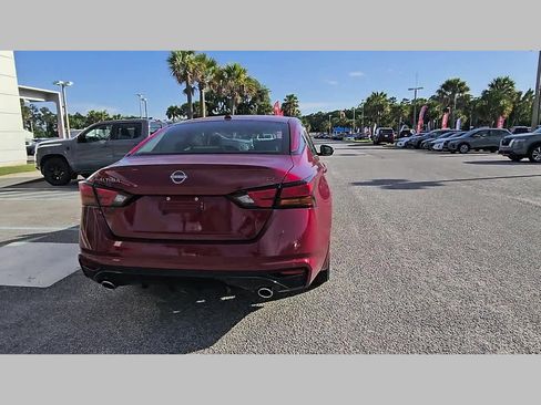 Used 2024 Nissan Altima 2.5 SR w/ SR Premium Package FWD image 30
