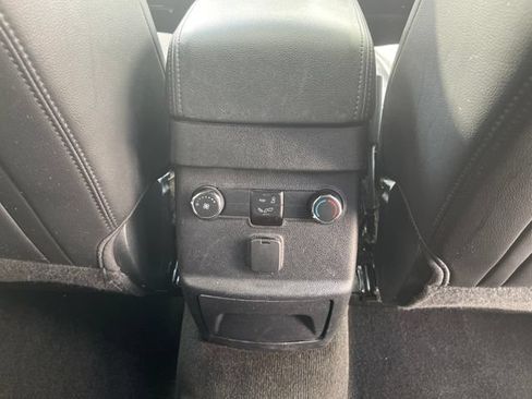 Used 2017 Ford Explorer XLT w/ Equipment Group 202A FWD image 38