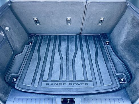 Used 2017 Land Rover Range Rover Evoque SE image 33