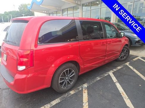Used 2015 Dodge Grand Caravan SE w/ Quick Order Package 29E SE FWD image 3