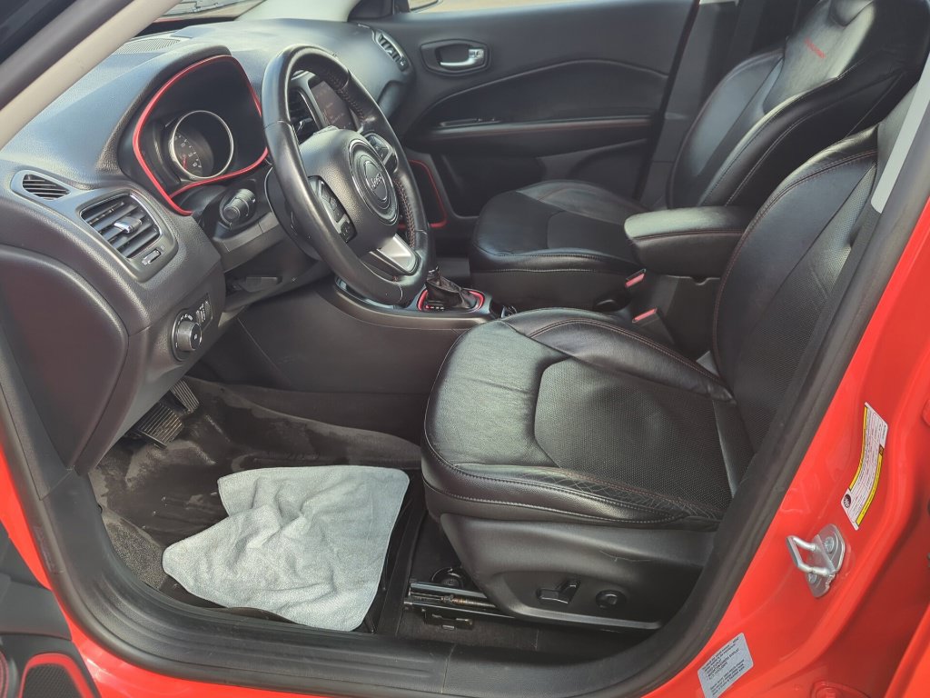 Used 2017 Jeep Compass Trailhawk w/ Leather Interior Group AWD/4WD image 26