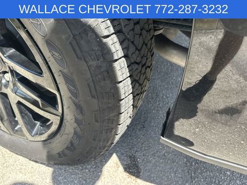 Certified 2025 Chevrolet Silverado 1500 High Country w/ Midnight Edition AWD/4WD image 10