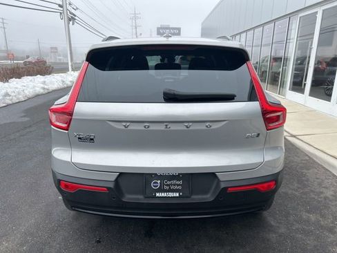 Certified 2025 Volvo XC40 B5 Plus image 4