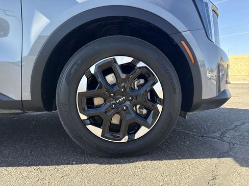Used 2024 Kia Sorento S image 10