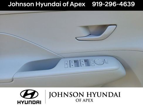 Certified 2024 Hyundai Kona SEL AWD/4WD image 11