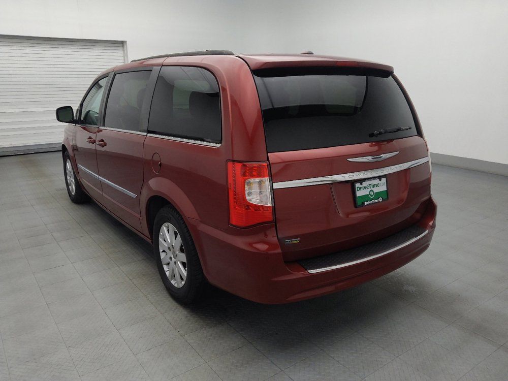 Used 2016 Chrysler Town & Country Touring FWD image 5