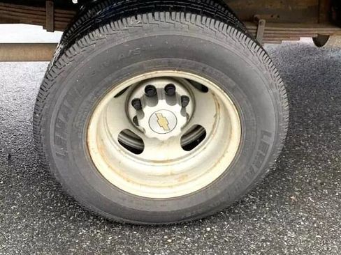 Used 2016 Chevrolet Express 3500 Cutaway Van 2D image 17