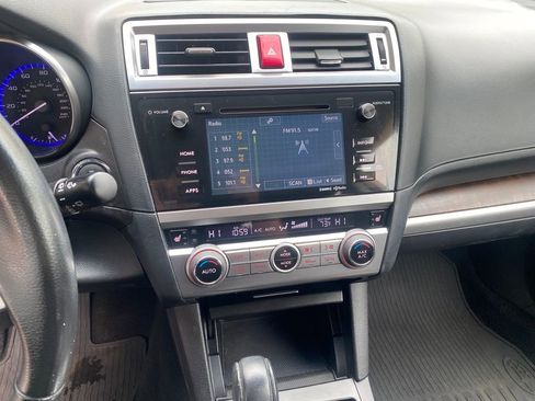 Used 2017 Subaru Outback 2.5i Limited image 16