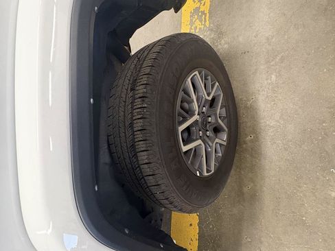 Used 2025 Jeep Wrangler Unlimited Sahara AWD/4WD image 10