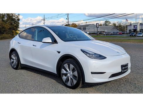 Used 2021 Tesla Model Y 2WD image 3