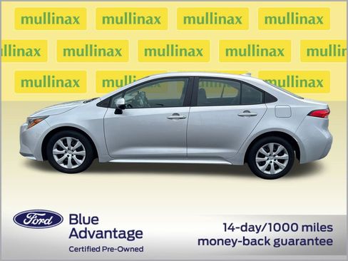 Used 2025 Toyota Corolla LE FWD image 13