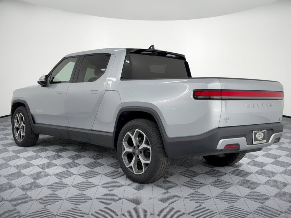 Used 2023 Rivian R1T Adventure Dual AWD/4WD image 3