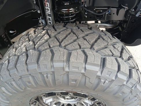 New 2025 Jeep Gladiator Sport image 12