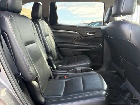 Certified 2018 Toyota Highlander Limited AWD/4WD image 8