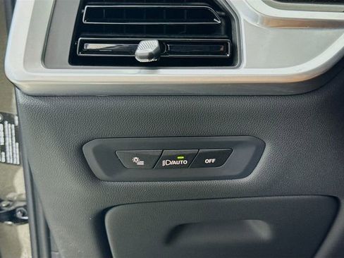 Used 2024 BMW X5 sDrive40i w/ M Sport Package image 10