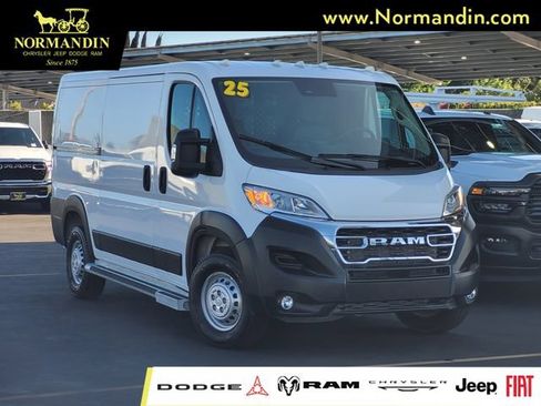 Used 2025 RAM ProMaster 2500 w/ U-Haul Equipment Group FWD image 1