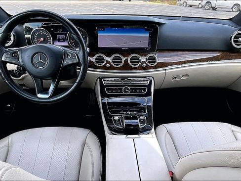 Used 2018 Mercedes-Benz E 400 E 400 image 16