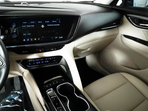 Used 2023 Buick Envision Essence image 28