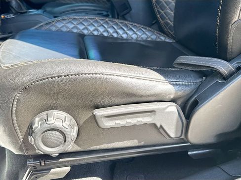 Used 2022 Jeep Wrangler Unlimited Sahara image 25