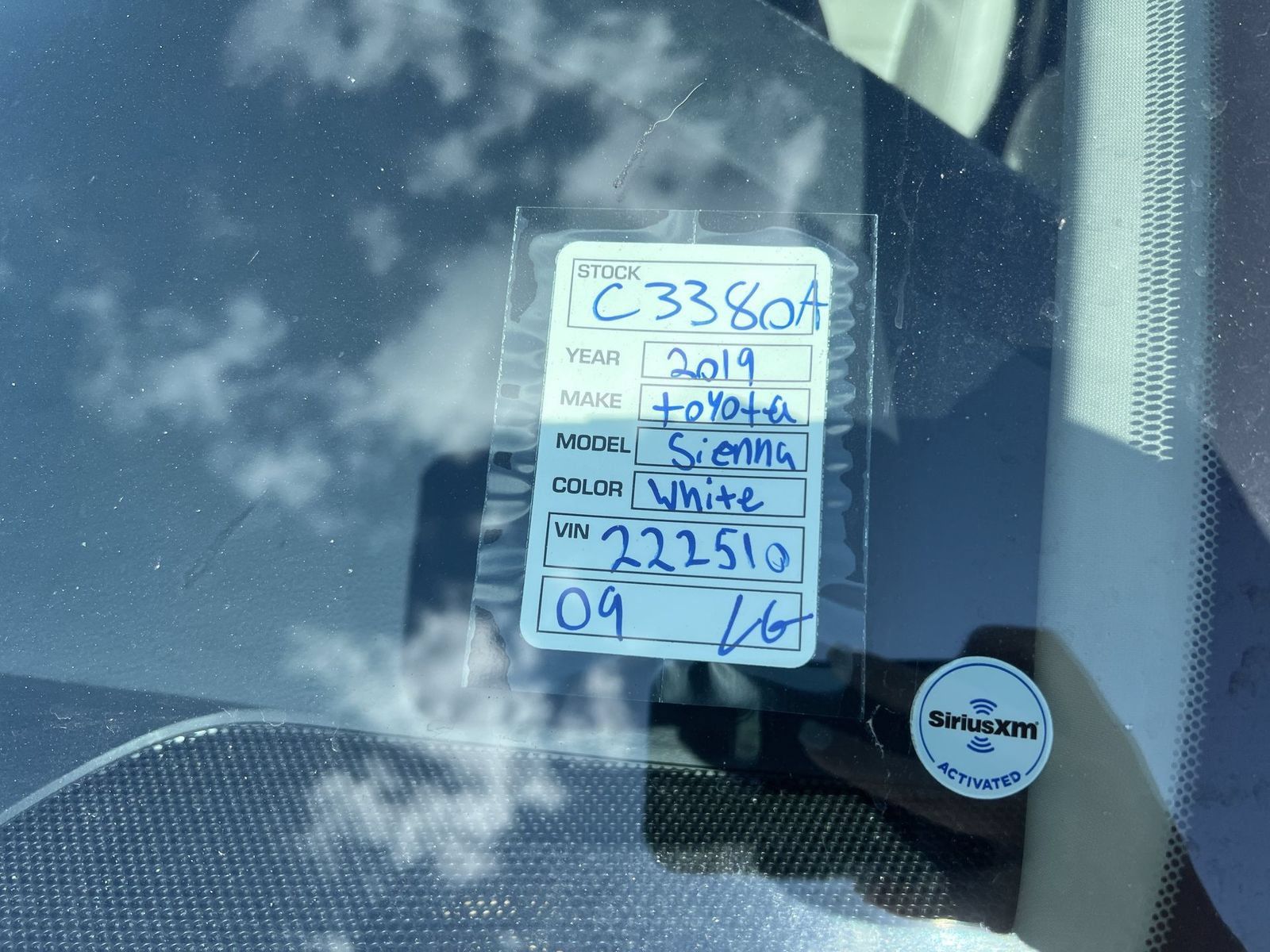 Used 2019 Toyota Sienna XLE Premium AWD/4WD image 3