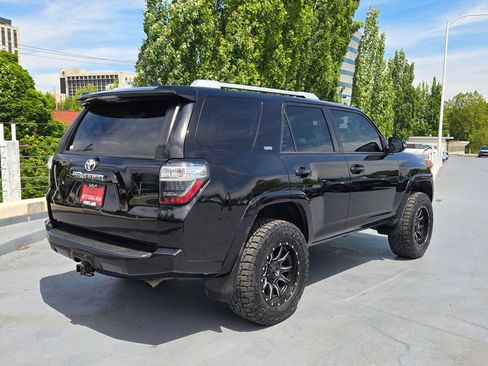 Used 2018 Toyota 4Runner SR5 Premium AWD/4WD image 4