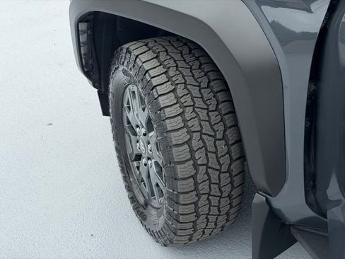 Certified 2025 Toyota 4Runner SR5 AWD/4WD image 28
