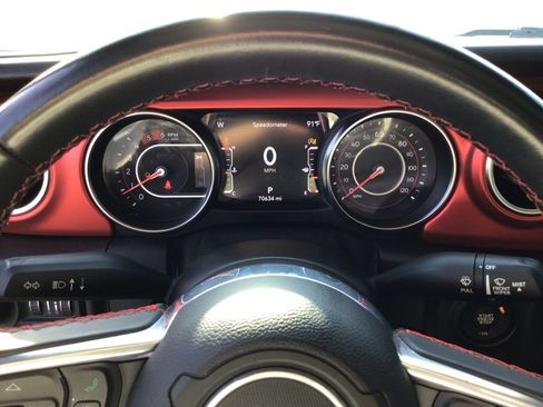 Used 2021 Jeep Gladiator Rubicon w/ Dual Top Group AWD/4WD image 15