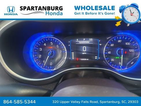 Used 2017 Chrysler Pacifica Touring image 5