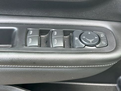 Used 2024 GMC Terrain SLT AWD/4WD image 13