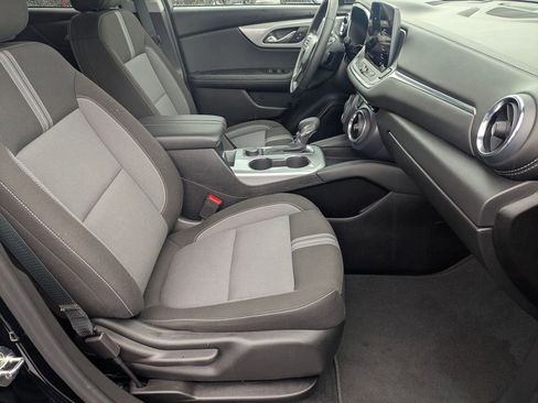 Used 2025 Chevrolet Blazer LT AWD/4WD image 38