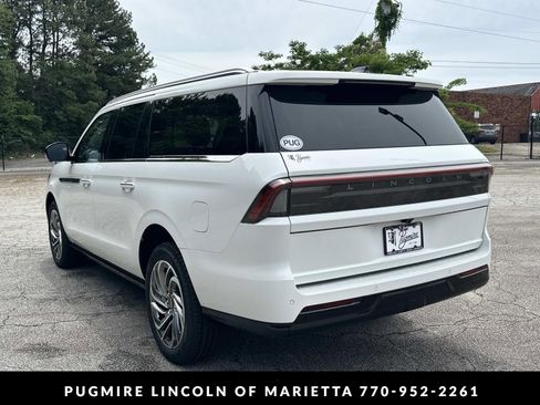 New 2026 Lincoln Navigator L Reserve AWD/4WD image 5