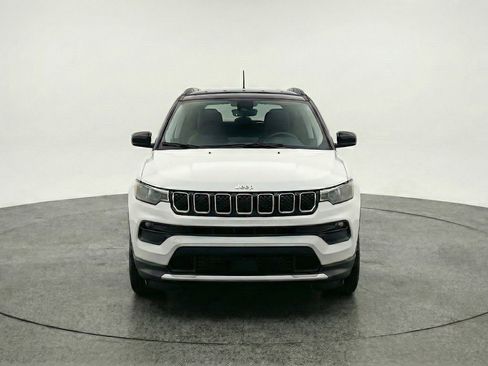 Used 2025 Jeep Compass Limited AWD/4WD image 2