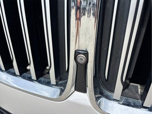 Used 2021 BMW 740i image 15