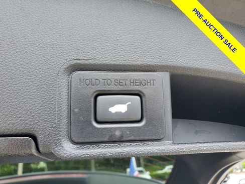 Used 2025 Acura RDX SH-AWD image 9