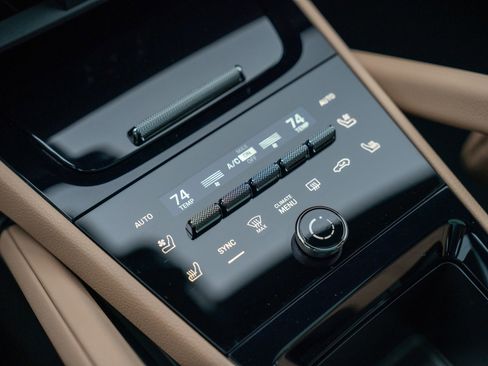 New 2026 Porsche Cayenne image 19