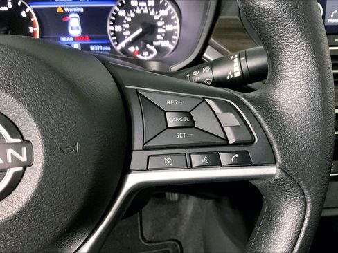 Used 2025 Nissan Altima 2.5 SV image 19