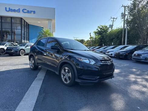 Used 2018 Honda HR-V LX image 3
