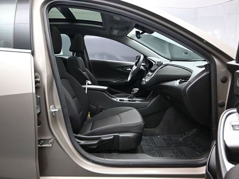 Used 2024 Chevrolet Malibu LT FWD image 24
