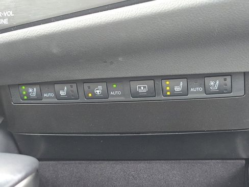 Certified 2024 Lexus ES 300h w/ Accessory Package (Z1) image 17