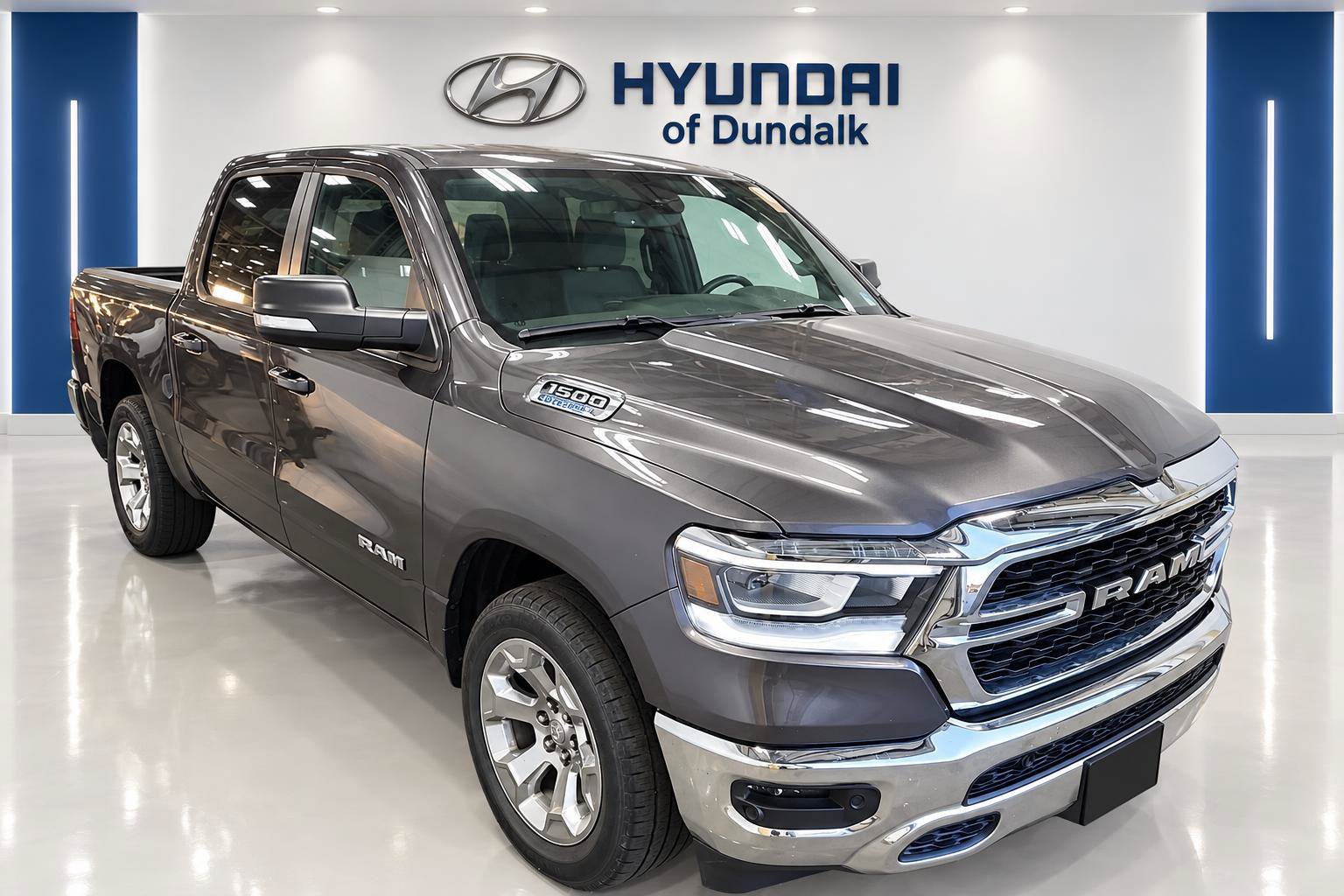 Used 2022 RAM 1500 Big Horn AWD/4WD image 3