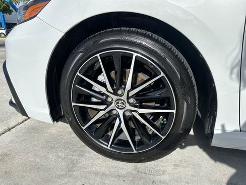Used 2024 Toyota Camry SE FWD image 12
