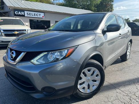 Used 2017 Nissan Rogue Sport S image 1