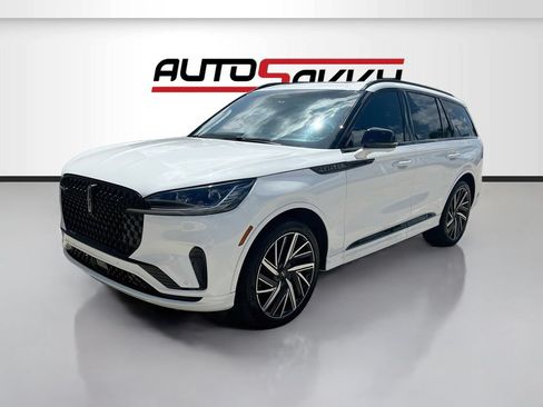 Used 2025 Lincoln Aviator Black Label w/ Jet Appearance Package AWD/4WD image 3